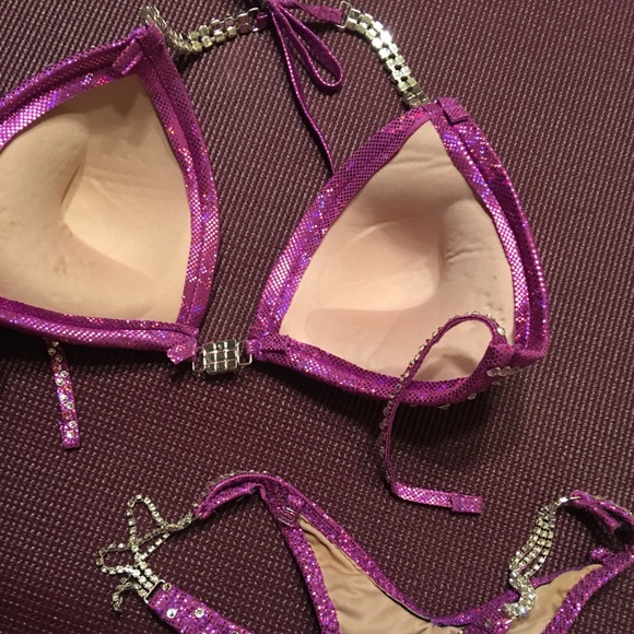 Competition suit - Picture 3 of 4